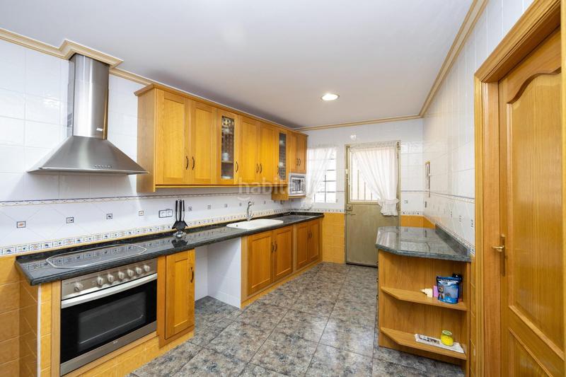 Foto 10bd17ac-86fc-4487-9629-dbff93ba4563. Casa adosada amplia casa adosada en Salar