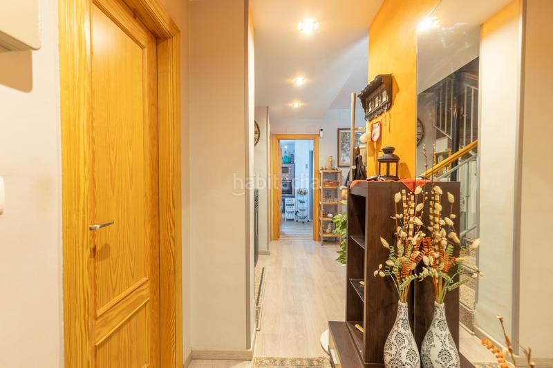 Foto 374e28b5-98c3-4cdb-a6e7-96a9dd4af7f7. Maison jumelée avec parking dans Ambroz Vegas del Genil