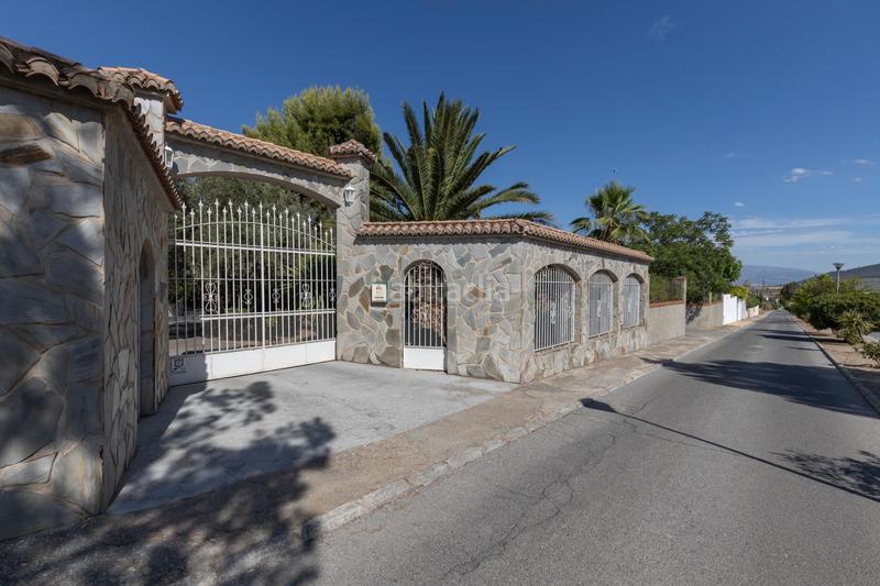 Foto 598f9896-128e-4545-bae1-a70210df5b21. Chalet atencion! ponemos a la venta esta espectacular villa en el pantano de cubillas! en Atarfe
