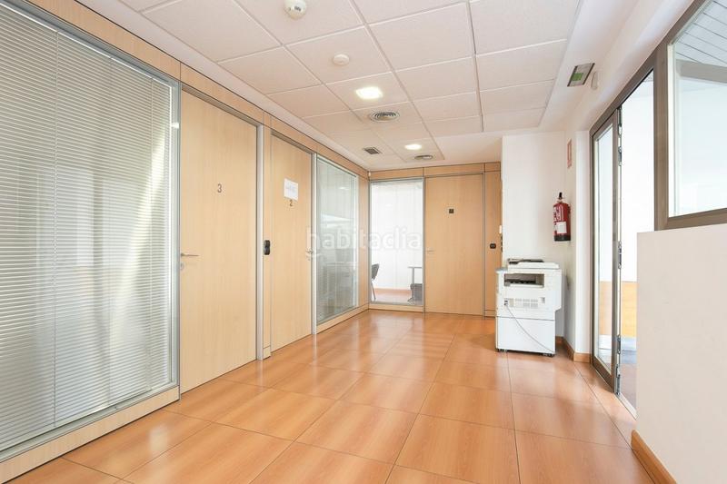 Foto c4747712-7356-432a-9af8-88d01d45ed8a. Oficina amb calefacció aparcament a Campus de la Salud Armilla