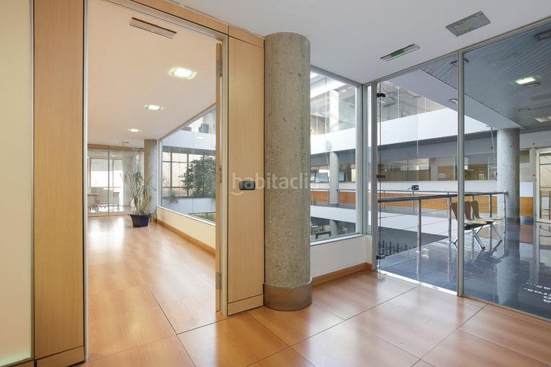 Foto fbb99361-fc50-4002-a60a-506d4f01a624. Oficina amb calefacció aparcament a Campus de la Salud Armilla