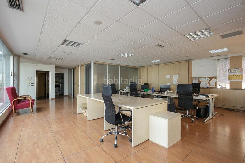 Foto fcab4ec4-353d-4a18-aa1d-6eb58cffccfd. Oficina amb calefacció aparcament a Campus de la Salud Armilla