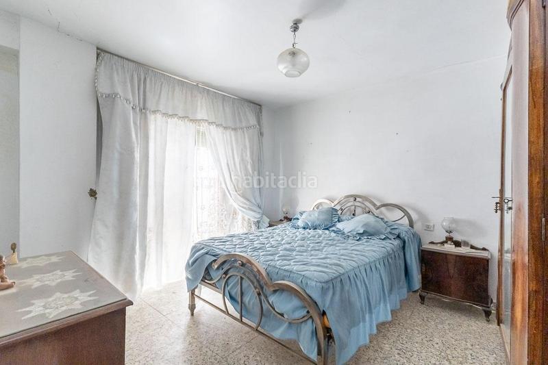 Foto a7927664-ba71-4b56-ad5c-e838e70f4b22. Casa aparellada a Güéjar Sierra