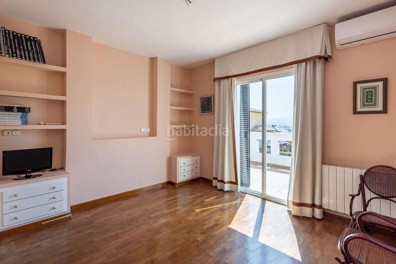 Foto 3261db5f-ffb4-49c5-b516-2a7dbf40f77f. Casa amb calefacció aparcament piscina a Albolote