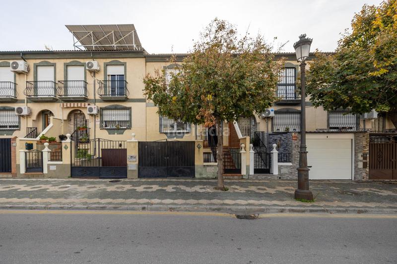 Foto 39f687c9-48bf-4d26-a090-2c773350d2db. Casa adossada amb aparcament a Atarfe