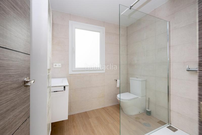 Foto 5cb70018-4615-4af7-aa6f-903eaf1d89f4. Casa adossada amb aparcament a Atarfe