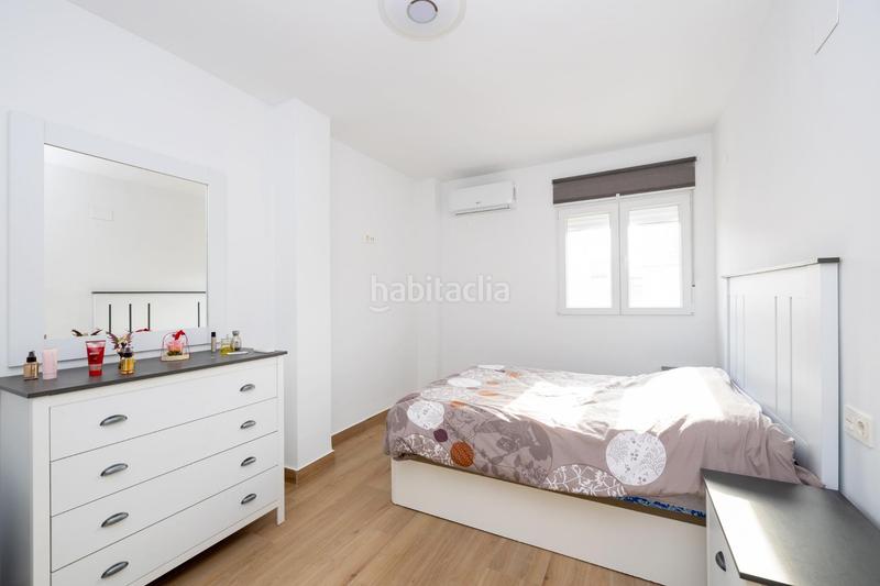 Foto 6dd14cc1-b3a3-49e1-a988-0f12b47dbf6a. Casa adossada amb aparcament a Atarfe