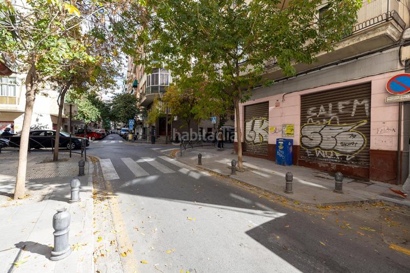 Foto b22b6d4a-af87-4914-8318-5a87d56471dd. Local comercial estupendo local para tu negocio en Granada