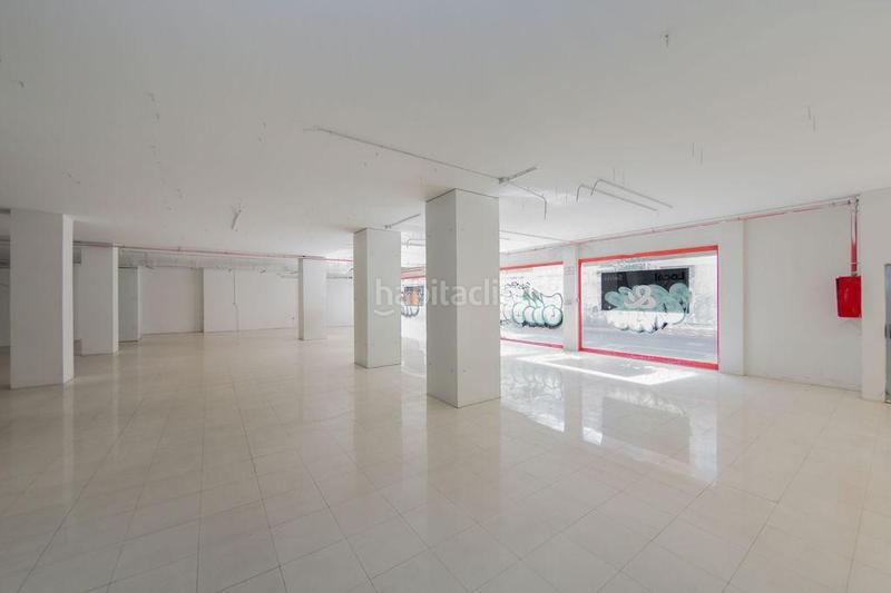 Foto 7c2c4adb-49cb-4647-8bea-f8f77c7e2e61. Local comercial a La Zubia Ciudad Zubia (La)