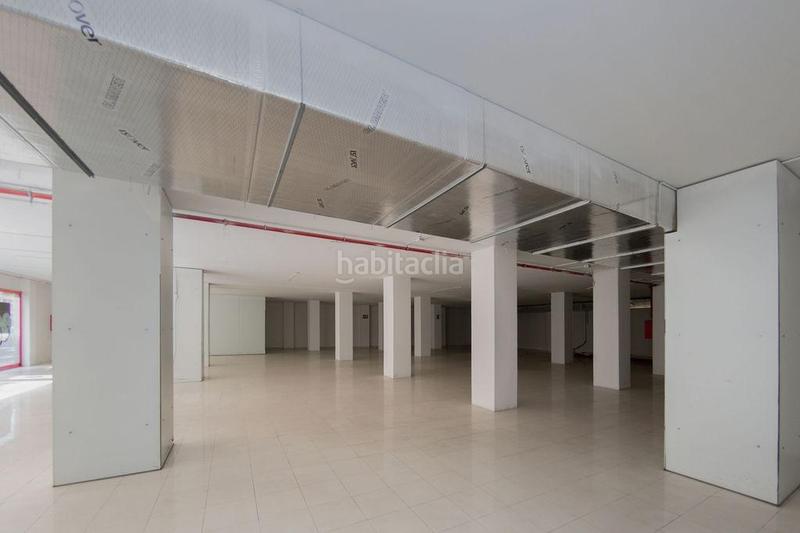 Foto e5b3db6f-95f5-48bc-bb95-26edb68bee60. Local comercial a La Zubia Ciudad Zubia (La)