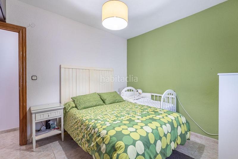 Foto a7e3138f-1b61-4e78-80e3-f7fc981a3c9e. Planta baixa a Barrio de Zaidín Granada