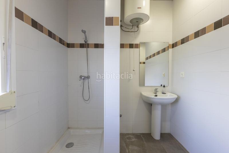 Foto a261b0ec-c44f-4725-bb62-86211e2b846e. Nave industrial  en venta en Dúrcal