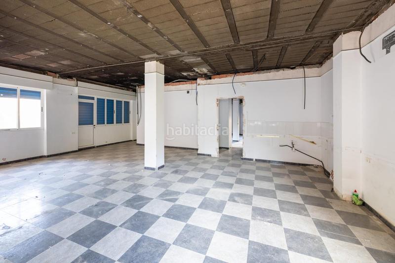 Foto 5f14076e-e48e-49ef-8431-a0816637a6f5. Local comercial a Av. F. Garcia Lorca - Nueva Estación Autobuses Granada