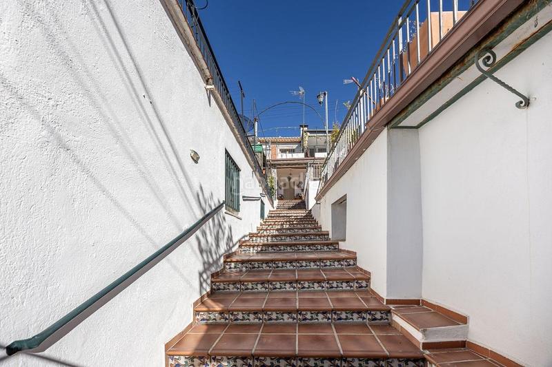 Foto 41debcca-e3f3-44ee-89d2-941a35d3f491. Casa a schiera con parcheggio piscina in Barrio de la Vega Monachil