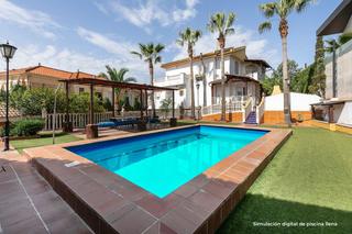 Chalet à Peligros. Se vende espectacular chalet en monteluz