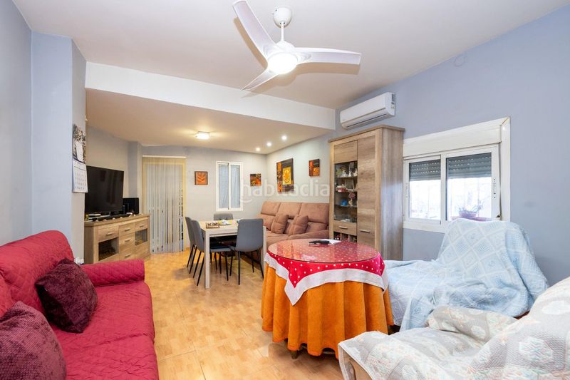 Foto ce807599-a78d-47d3-9570-0d163dc0e970. Casa adosada en ogijares 18 casa con estupenda ubicación . avenida de los ogíjares en Armilla