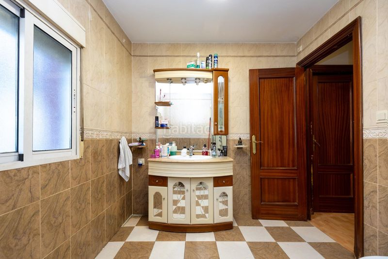 Foto d903e31c-0d2e-4097-8ad8-3d6528fe601c. Casa adosada en ogijares 18 casa con estupenda ubicación . avenida de los ogíjares en Armilla
