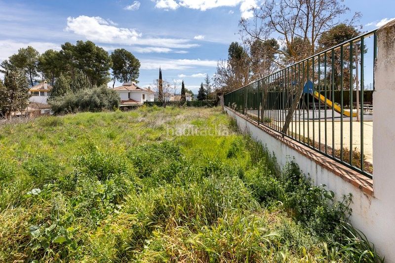 Foto 08d0fb9c-4e90-4aea-b753-e9d2d9eca0f7. Terreno residencial solar urbanización parque del cubillas con proyecto básico y licencia de obras en Albolote