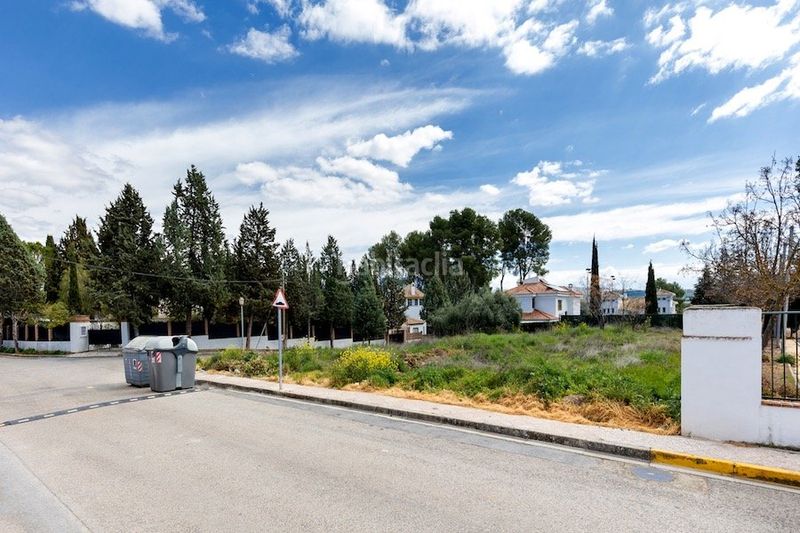 Foto 3c90e6b1-73cf-4f09-b468-9f2b1442c018. Terreno residencial solar urbanización parque del cubillas con proyecto básico y licencia de obras en Albolote