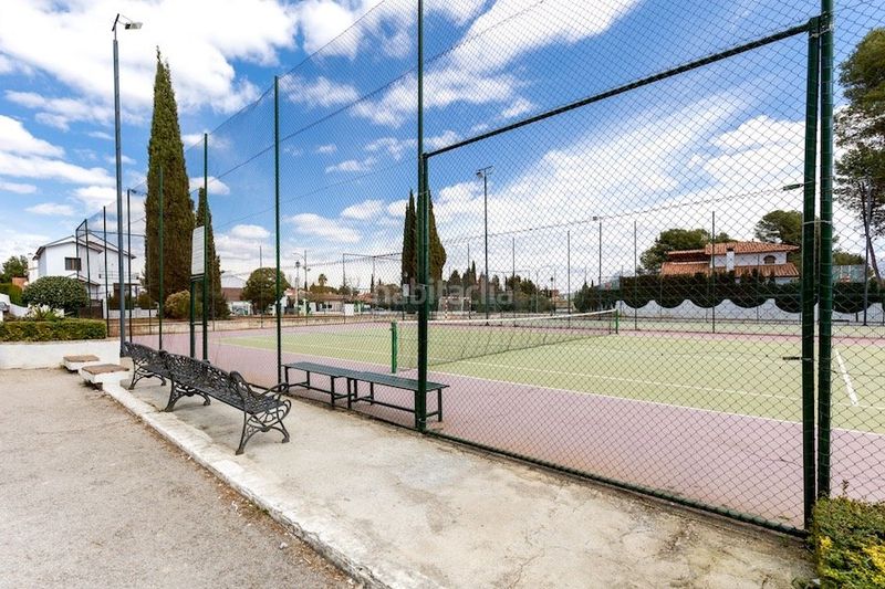 Foto 46694a66-3a96-4e90-b694-578db0385598. Terreno residencial solar urbanización parque del cubillas con proyecto básico y licencia de obras en Albolote