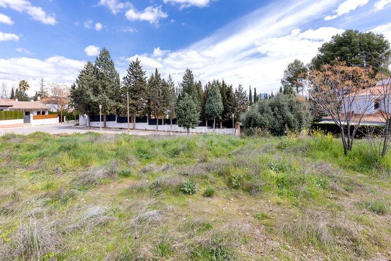 Foto dd44fd08-92a2-4d79-be86-cf6eccfffb4c. Terreno residencial solar urbanización parque del cubillas con proyecto básico y licencia de obras en Albolote