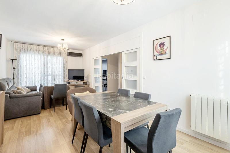 Foto 5454aa01-55ba-429c-ba5e-76887f522d3a. Casa adossada amb calefacció aparcament piscina a Jun