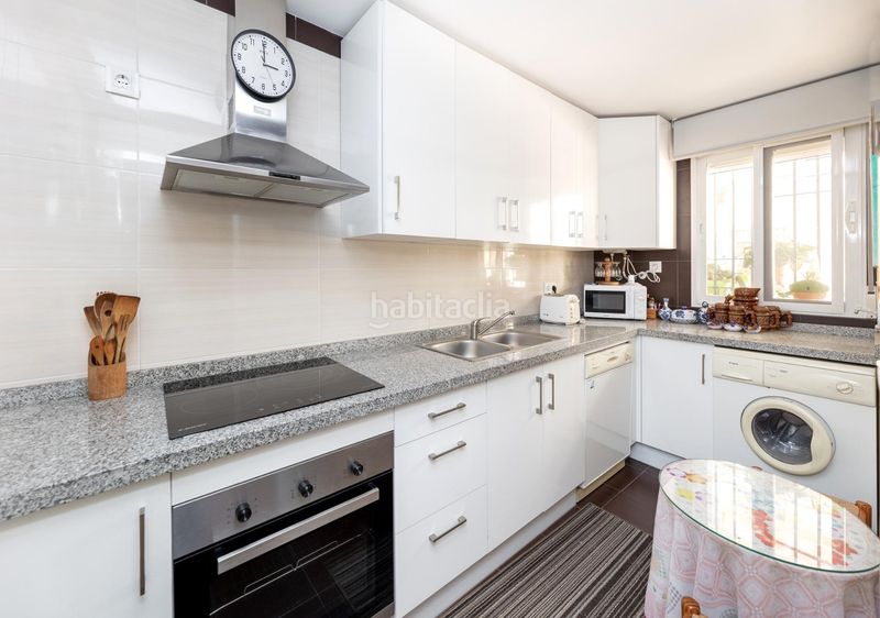 Foto 5b94c0d6-2a51-4f27-8e6b-17ef89c062e3. Pis amb aparcament a Cúllar Vega