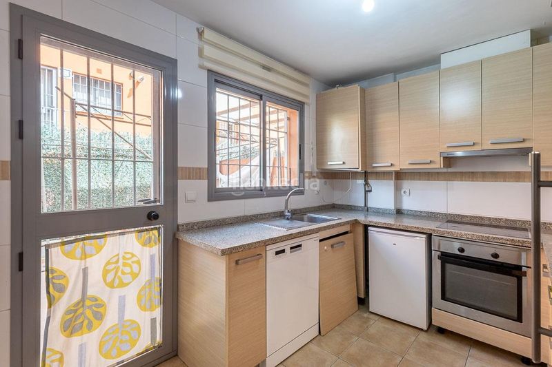 Foto 182986b1-6c52-4a32-9e37-f392b8ef0507. Casa aparellada amb calefacció aparcament a Jun