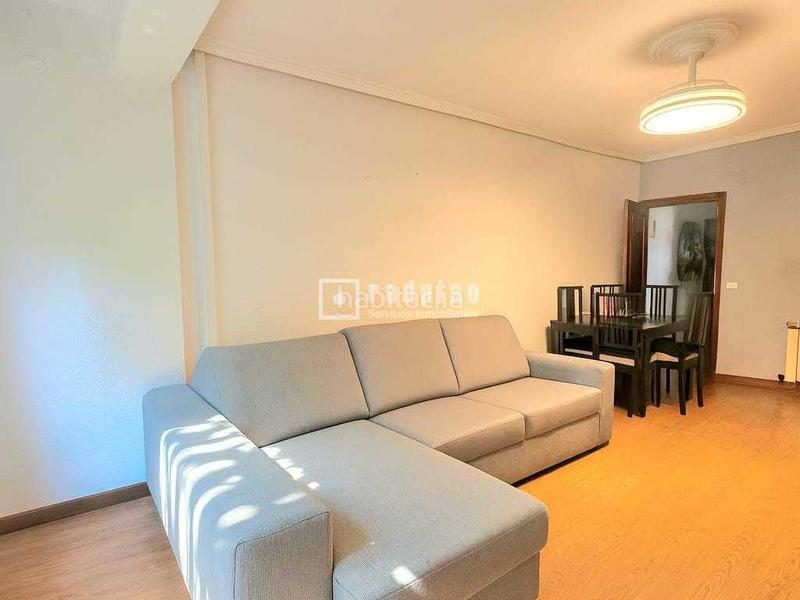 Foto cf9617be-f171-4d75-8b02-feadc0bd8ae2. Pis amb calefacció a Reyes Católicos Alcalá de Henares