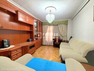 Piso en de los Reyes Católicos