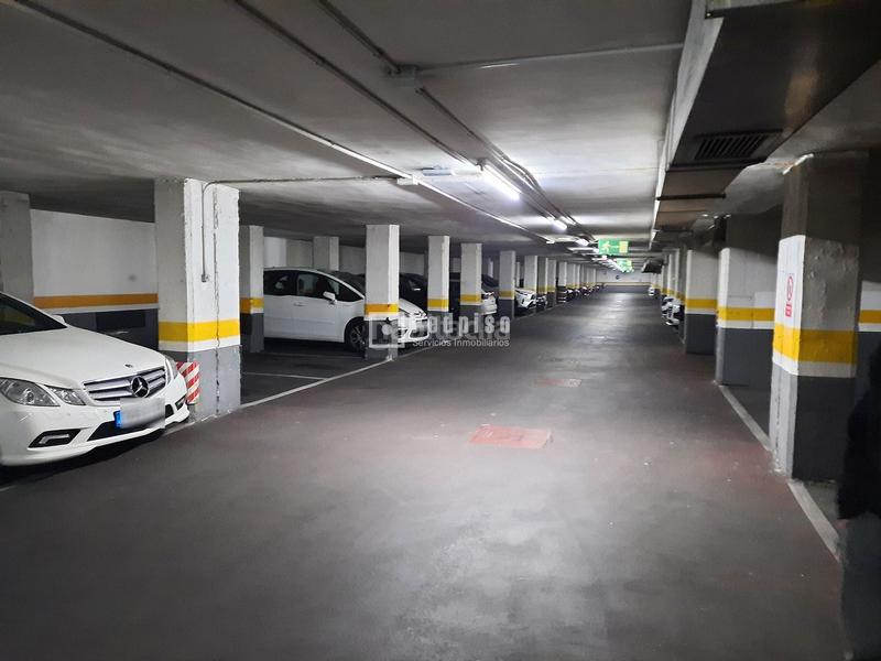 Foto 8e7ffcfb-3576-416f-b6ce-a27c14403547. Location parking voiture dans tribaldos 56 dans Canillas Madrid