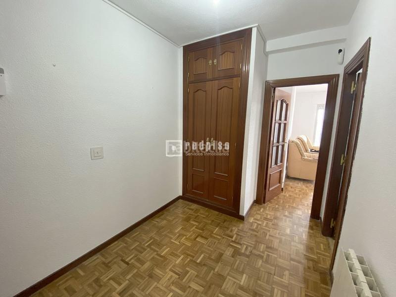 Foto 29484b18-50d1-4cd3-aeca-8cf835daab5e. Piso  con terraza en 6 planta en Canillas Madrid