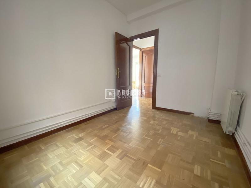 Foto 510d49e0-6aa9-4b4d-9aaa-ee1fefc0aff7. Piso  con terraza en 6 planta en Canillas Madrid