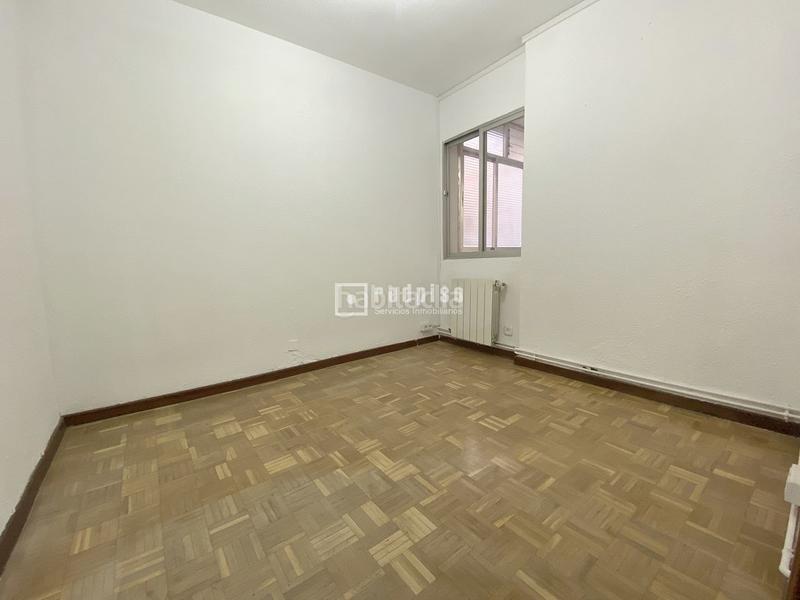 Foto f193fb48-b6b7-4da3-89df-ce20c526716d. Piso  con terraza en 6 planta en Canillas Madrid