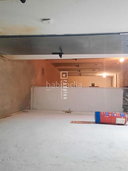 Foto c44a8735-0910-4dfb-93a4-30579c25240c. Local comercial localtrasteros ideal para inversión en Madrid