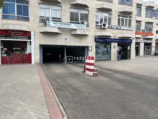 Aparcament cotxe a Canillas 142. Se vende plaza de garaje en carretera de canillas