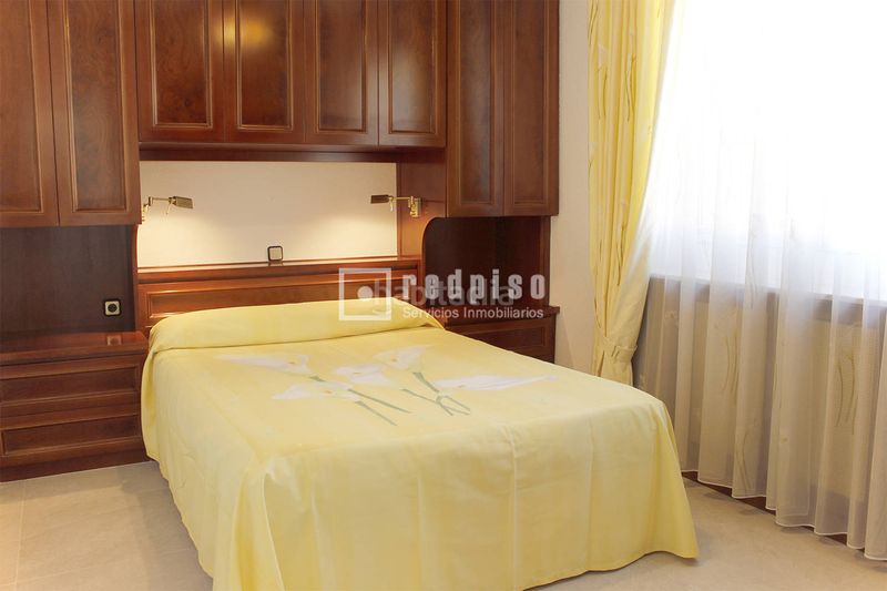 Foto 154a0ff1-ec43-46f3-b30c-4d3e576ae75d. Rent chalet with heating parking pool in Palomas Madrid