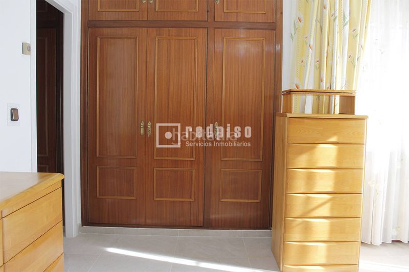 Foto 8b969103-1332-4925-ab92-98570f20a9ea. Rent chalet with heating parking pool in Palomas Madrid
