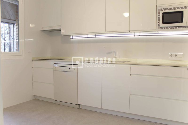 Foto b0ed3acb-d18e-4dab-bdb4-d5dce41c40cb. Rent chalet with heating parking pool in Palomas Madrid