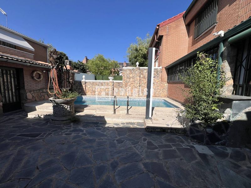 Foto bd15f58d-5743-4fb2-a5de-fa3ac425a9ec. Rent chalet with heating parking pool in Palomas Madrid