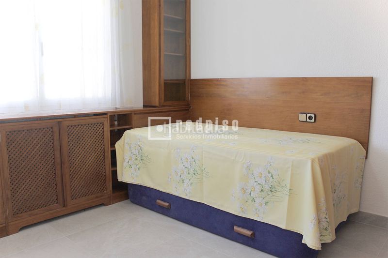 Foto c77c9aae-651c-4492-bea0-8d40b99983c9. Rent chalet with heating parking pool in Palomas Madrid