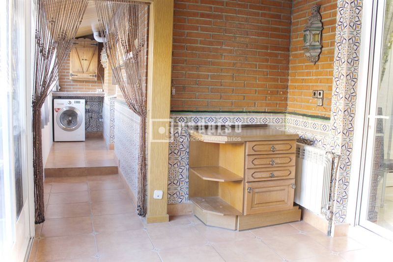 Foto dbd05ecc-b3fa-4bcf-92cc-4a7089cf6566. Rent chalet with heating parking pool in Palomas Madrid