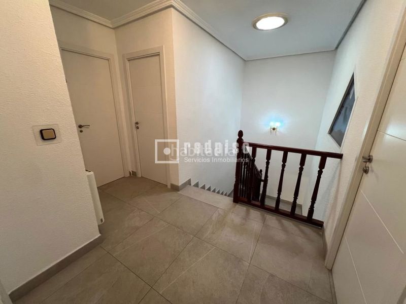 Foto f6047278-c58e-4916-bc0c-5f7c1e4ccd31. Rent chalet with heating parking pool in Palomas Madrid
