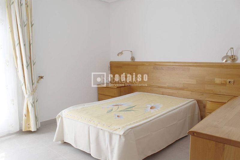 Foto f86f039f-29fb-43c6-a69a-d64de79d5846. Rent chalet with heating parking pool in Palomas Madrid