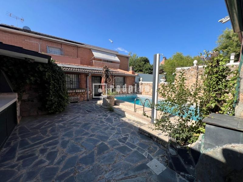 Foto fce8a42a-a4a1-4865-886c-675596fb909f. Rent chalet with heating parking pool in Palomas Madrid