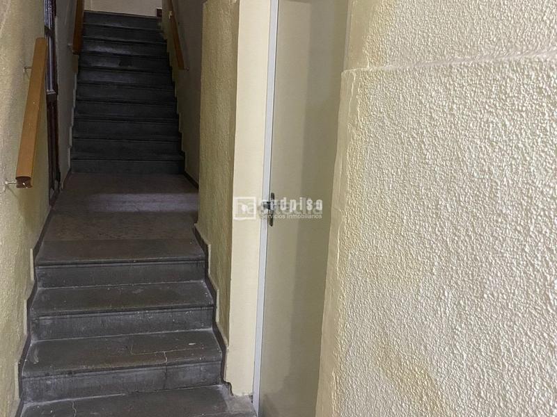 Foto 027d842e-aa52-40b4-9545-55605a47e830. Local comercial redpiso vende local trastero!!! en Madrid