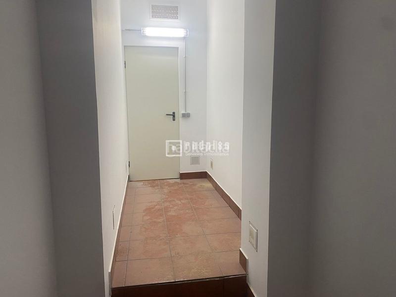 Foto 1703c86f-3681-424b-acd2-1c226763dd27. Local comercial redpiso vende local trastero!!! en Madrid