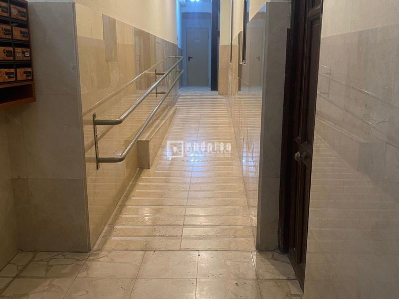 Foto 4bc68bde-464c-451f-bb0f-b9353b4b3c5d. Local comercial redpiso vende local trastero!!! en Madrid
