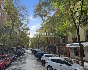 Affitto Appartamento  De vallehermoso. Luminoso piso exterior reformado de 2 dormitorios con terraza en