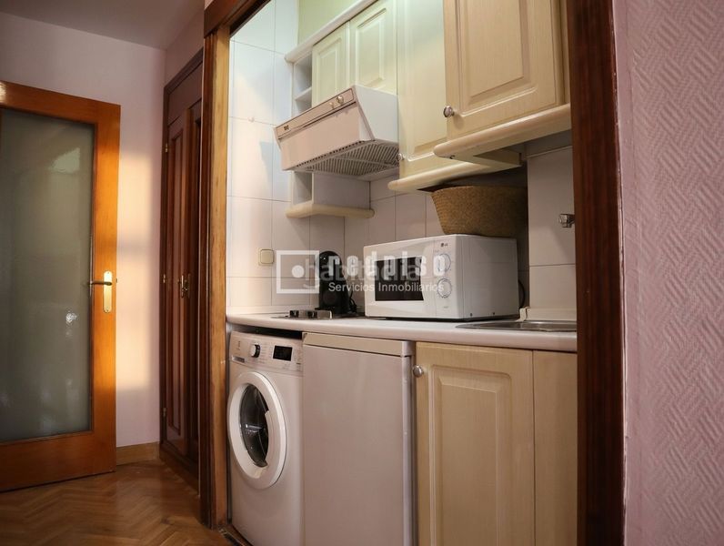 Foto f5529648-17fd-4364-a3d3-ccbd2e067d8f. Pis amb calefacció aparcament a Arapiles Madrid